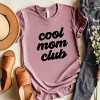 Simply Sage Market Cool Mom Club Short Sleeve Tee - L - Orchid - 3 of 4