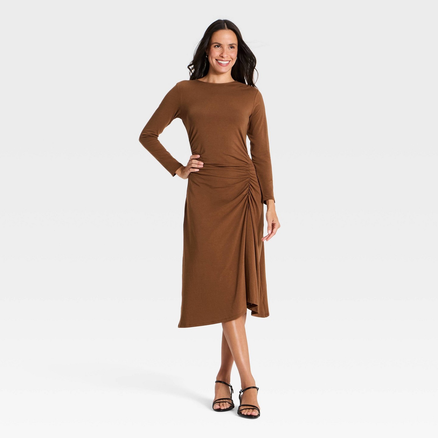Женское платье A New Day Long Sleeve Side Rouching Midi Knit, цвет: Коричневый — фото 1