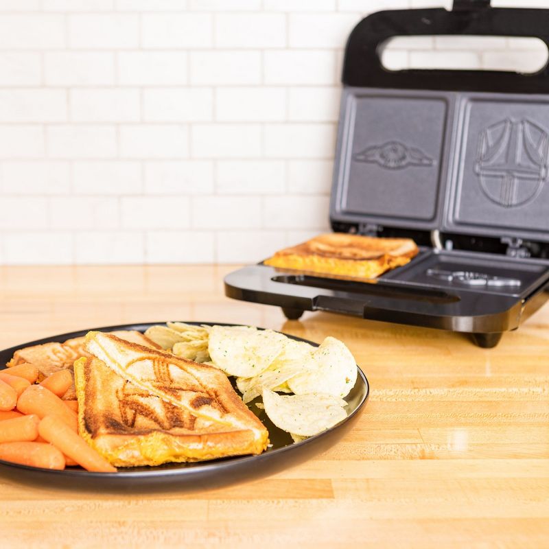Uncanny Brands The Mandalorian Grilled Cheese Maker, 4 of 7