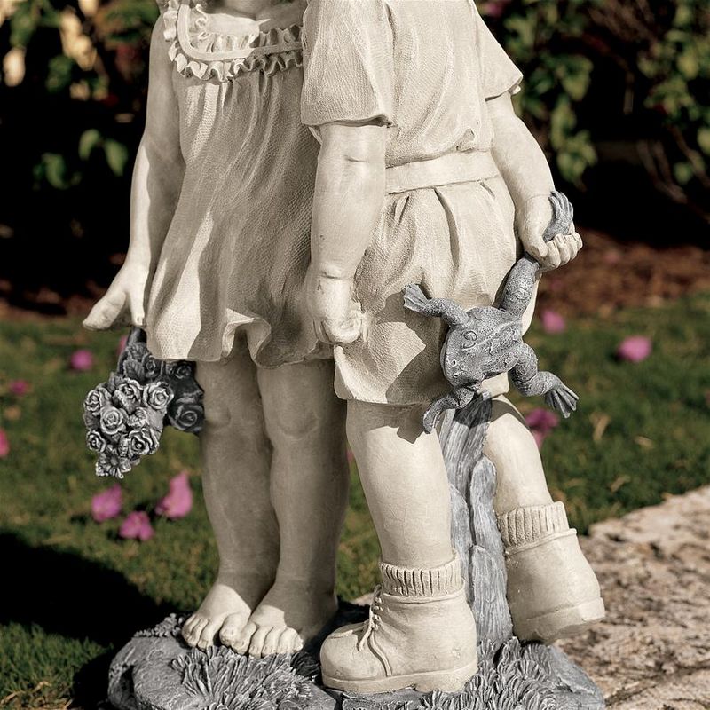 Design Toscano Young Sweethearts: Kissing Children Garden Statue, 2 of 8