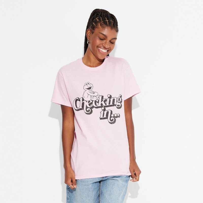 Women's Elmo Checking in... Short Sleeve Graphic T-Shirt - Light Pink, 3 of 4
