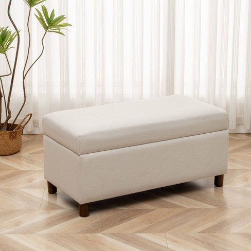 Storage bench outlet with legs