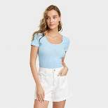 Women's Ribbed Scoop Short Sleeve T-Shirt - Universal Thread™