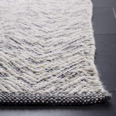 Handwoven Grey and Beige Wool Chevron 5' x 8' Area Rug