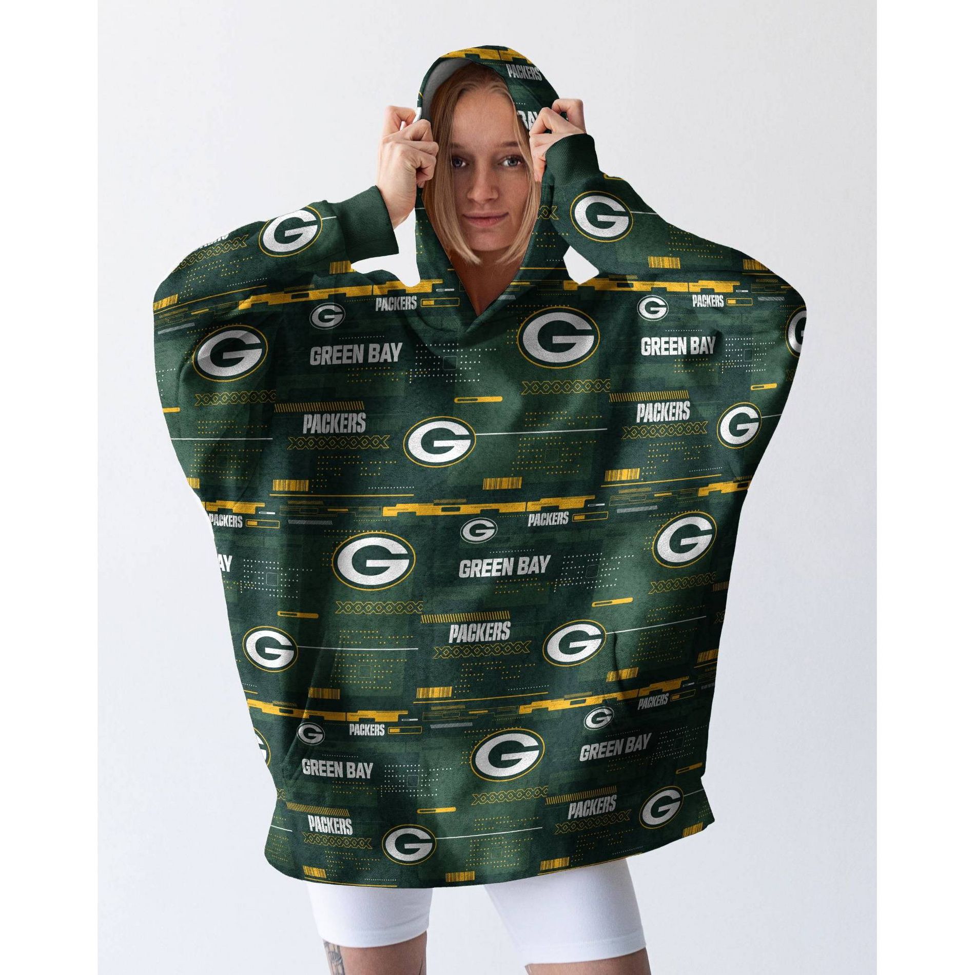 NFL Green Bay Packers Repeat Tech Adult Hero Cape