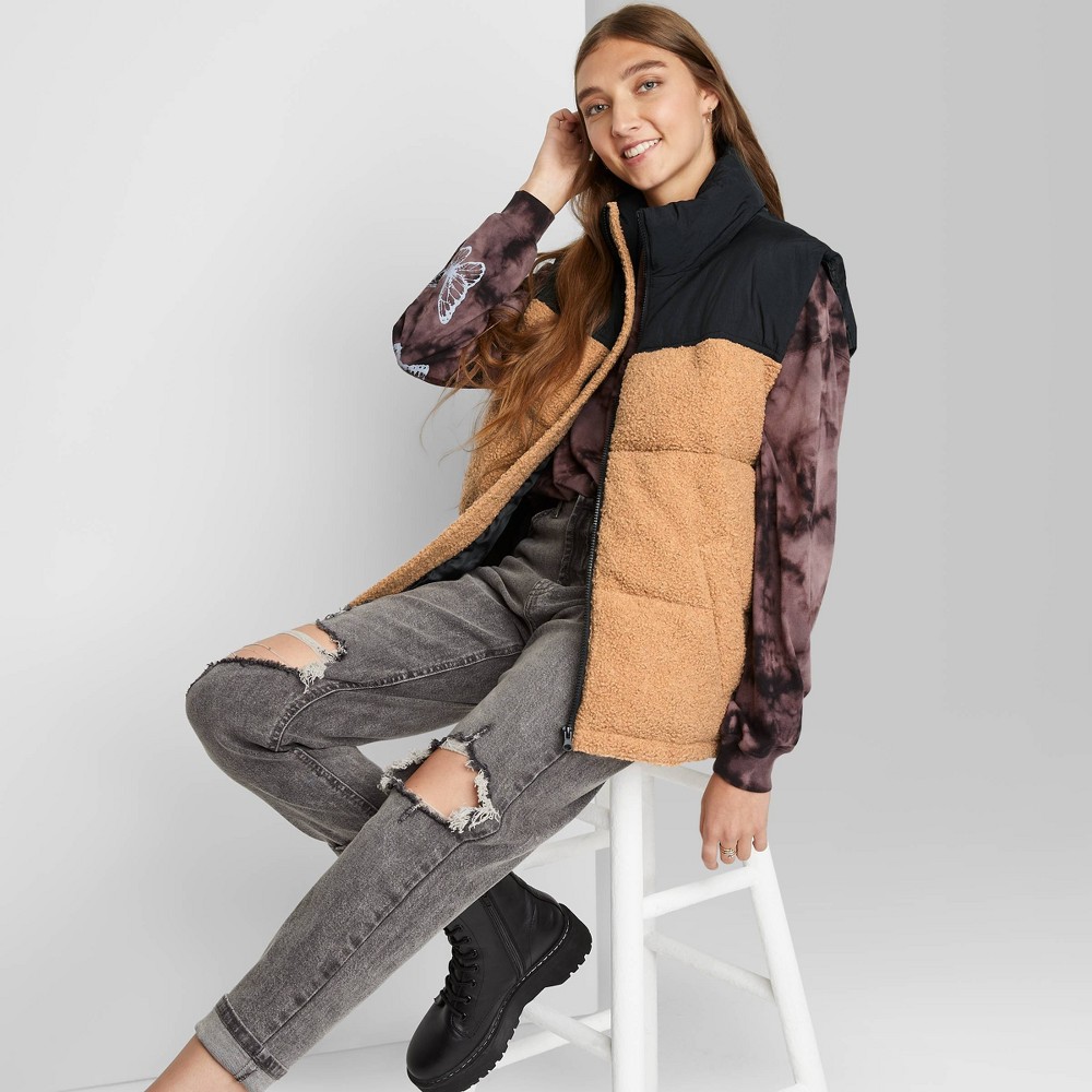 Size XXL Women's Oversized Puffer Vest - Wild Fable Black Color Block XXL