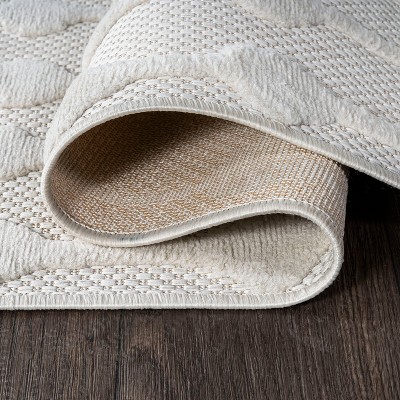 Ivory Geometric Diamond Synthetic 5' Square Indoor/Outdoor Rug