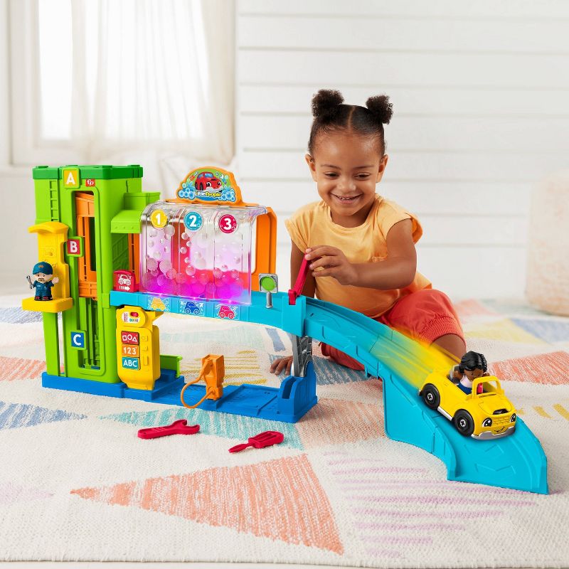 Fisher-Price Little People Toddler Light-Up Learning Garage Playset, 5 of 8
