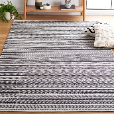 Coastal Montauk Black and Ivory Handwoven Wool-Cotton Rug 5' x 8'