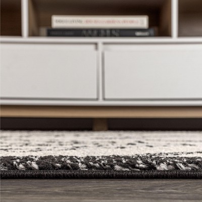 Moroccan Geometric 8' x 10' Black and Cream Reversible Area Rug