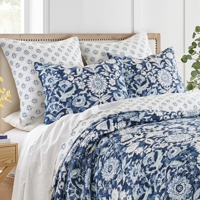 White and Indigo Floral Cotton Twin Quilt Set