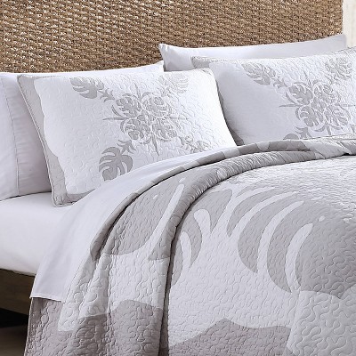 Molokai Island Inspired Reversible Cotton Full Quilt Set in Gray