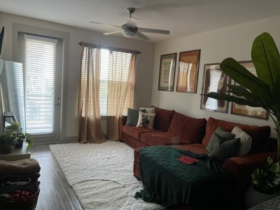 Guest review image 1 of 2, zoom in