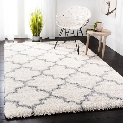 Fontana Gray and Cream 4' x 6' Shag Area Rug