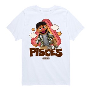 Boys' - Sesame Street - Pisces Tamir Short Sleeve Graphic T-Shirt - 1 of 4