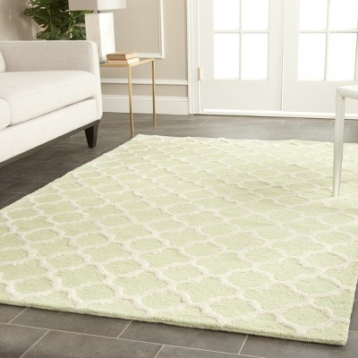 Light Green and Ivory Hand-Tufted Wool Rectangular Rug, 5' x 8'