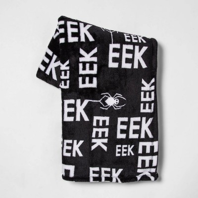 'Eek Spider' Halloween Throw Blanket White/Black - Hyde & EEK! Boutique™