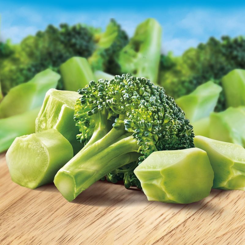 Birds Eye Steamfresh Frozen Broccoli Cuts - 10.8oz, 3 of 6