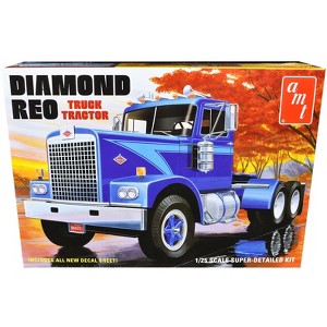 Skill 3 Model Kit Diamond Reo Truck Tractor 1/25 Plastic Model Kit by AMT - 1 of 4