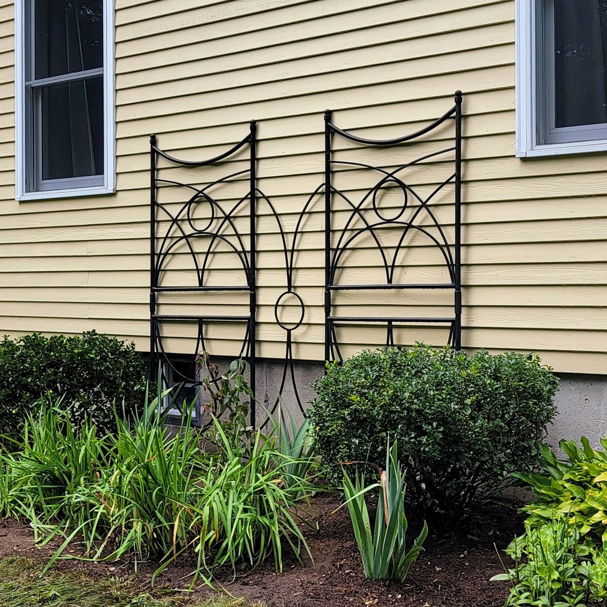 Achla Designs 86.25"H Powdercoated Wrought Iron Outdoor Garden Aurora Trellis Black - thumbnail 5