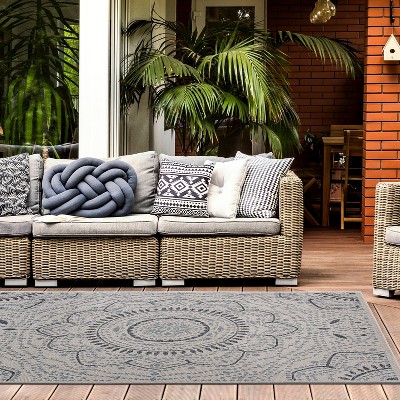 Cream and Blue Medallion Flat Woven Indoor/Outdoor Rug