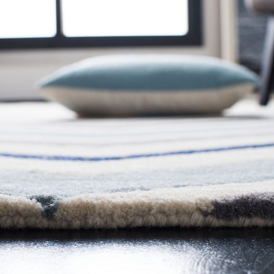 Hand-Tufted Off-White and Dark Grey Wool Accent Rug 2' x 3'