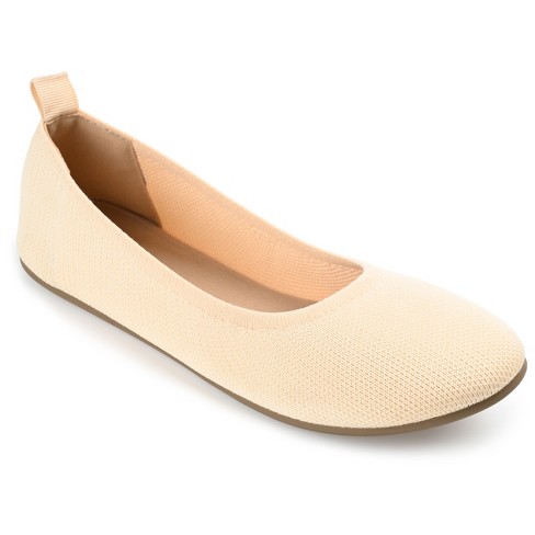 Womens cream 2025 flat shoes