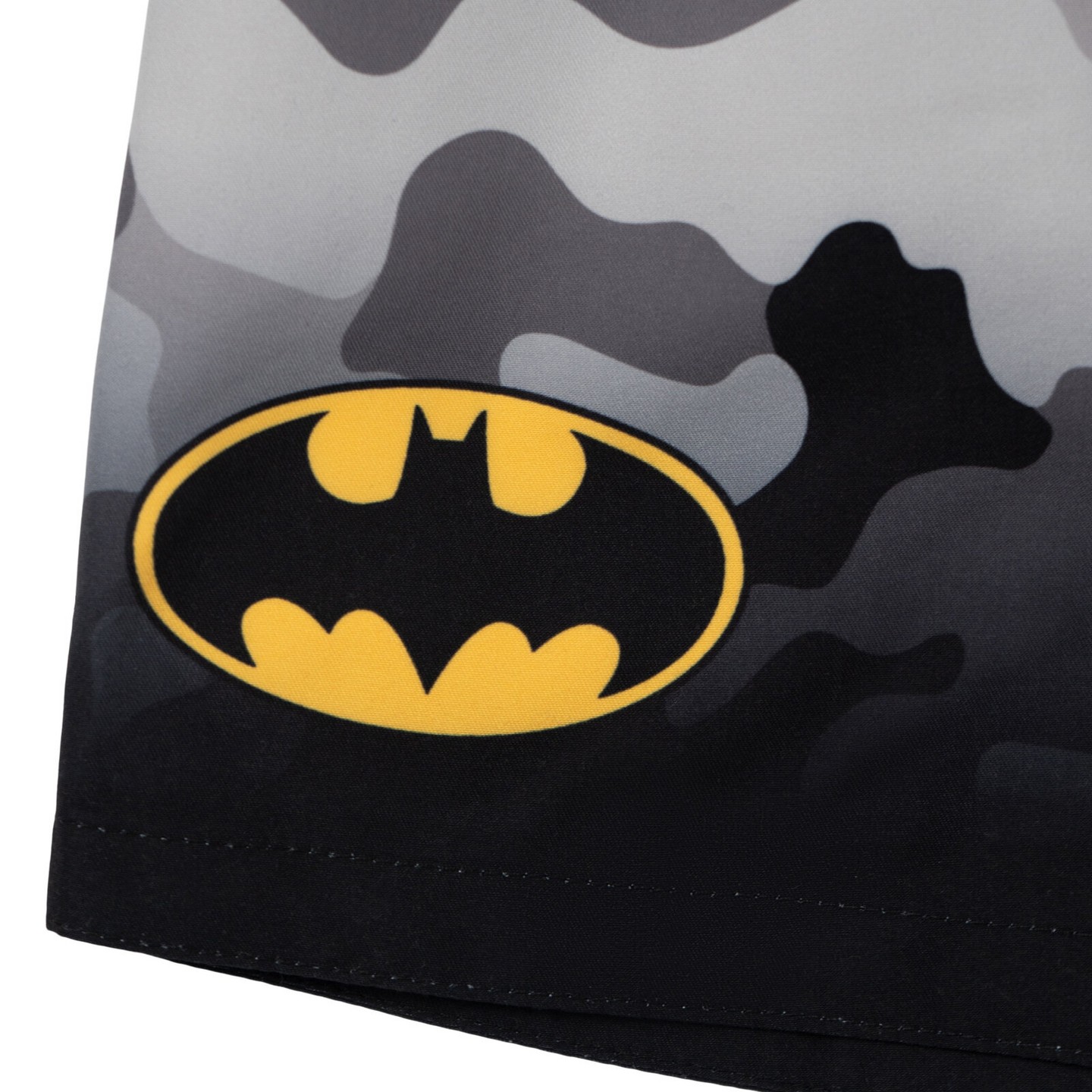 DC Comics Batman Little Boys Cosplay Rash Guard, Swim Trunks and Detachable Cape UPF 50+ 3 Piece Outfit Set Camo Gray / Black / Yellow, цвет: Камуфляжный — фото 5