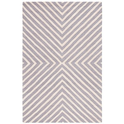 Handmade Silver and Ivory Wool Tufted Area Rug 5' x 8'