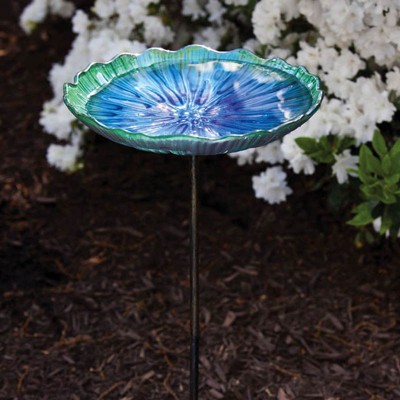 Evergreen Birdbath on Stake, Scalloped