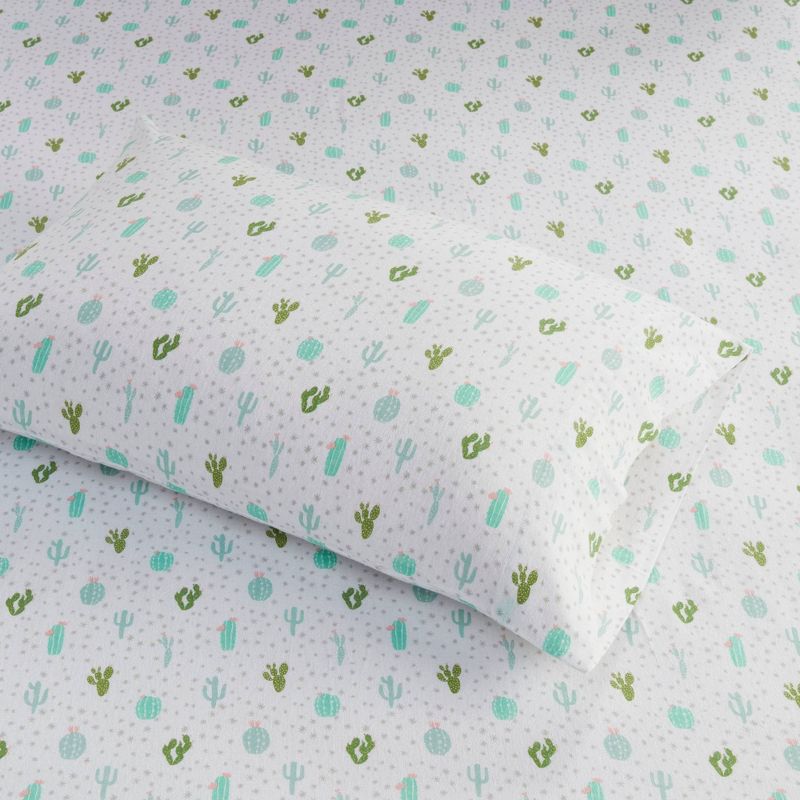 Printed Cotton Flannel Sheet Set, 3 of 9