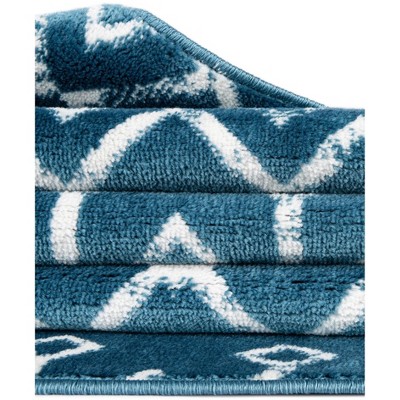 Calm Blue Trellis 3'3" x 5'3" Synthetic Rectangular Rug