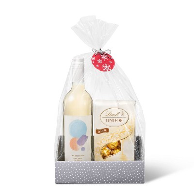 Lindt Lindor White Chocolate & The Collection Pinot Grigio Gift Set - 750ml Bottle