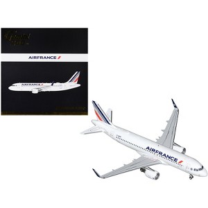 Airbus A320 Commercial Aircraft "Air France" White w/Tail Stripes "Gemini 200" Series 1/200 Diecast Model Airplane by GeminiJets - 1 of 3