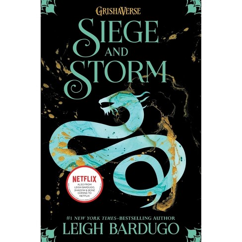 Shadow and Bone (Shadow and Bone Trilogy #1) by Leigh Bardugo, Paperback