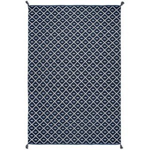 Nuloom Quinn Flatweave Corner Tassel Indoor Area Rug - 1 of 4