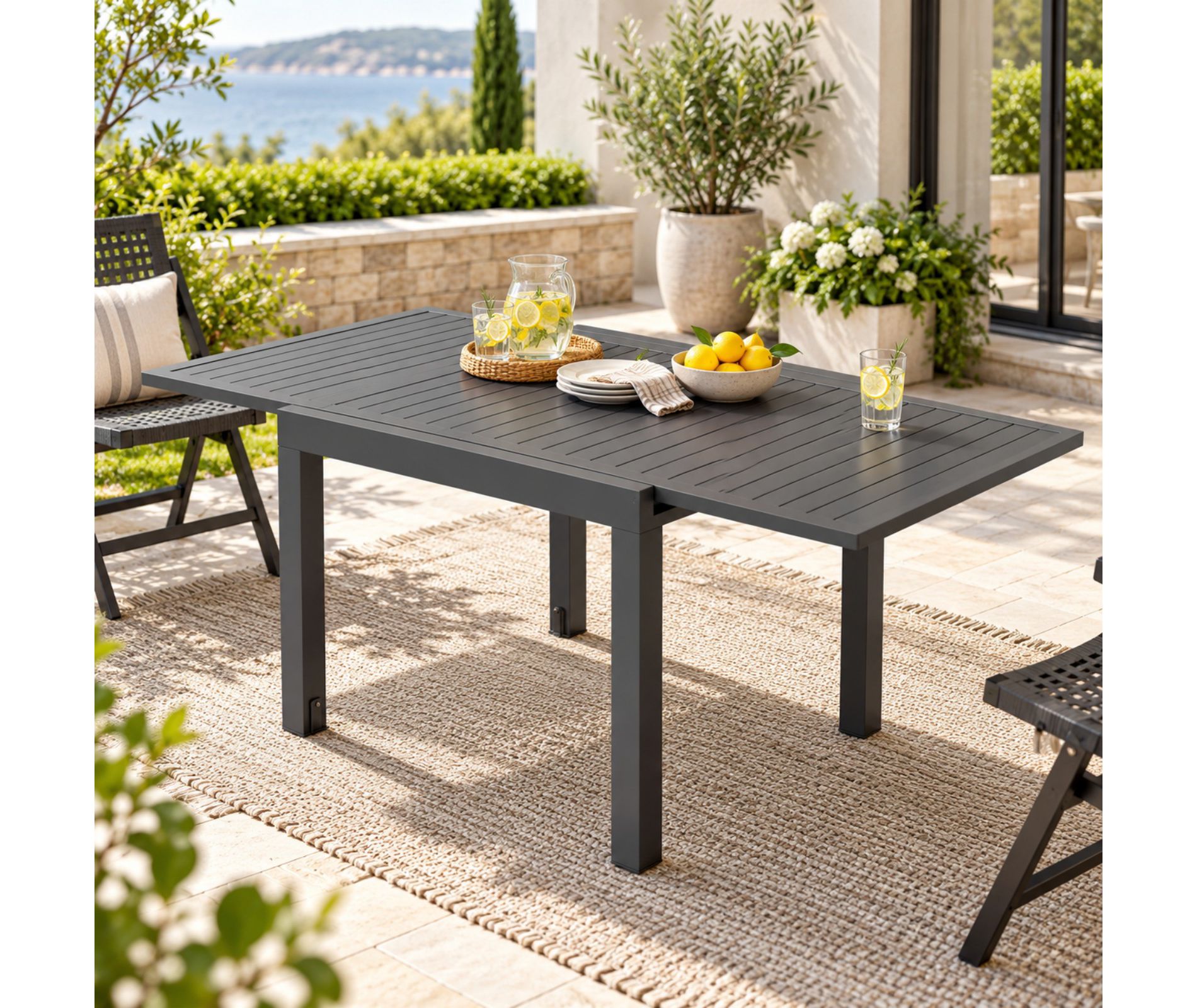 Expandable Patio Dining Table for 4-6 People with Slatted Aluminum Top, Dark Gray Outdoor Dining Table
