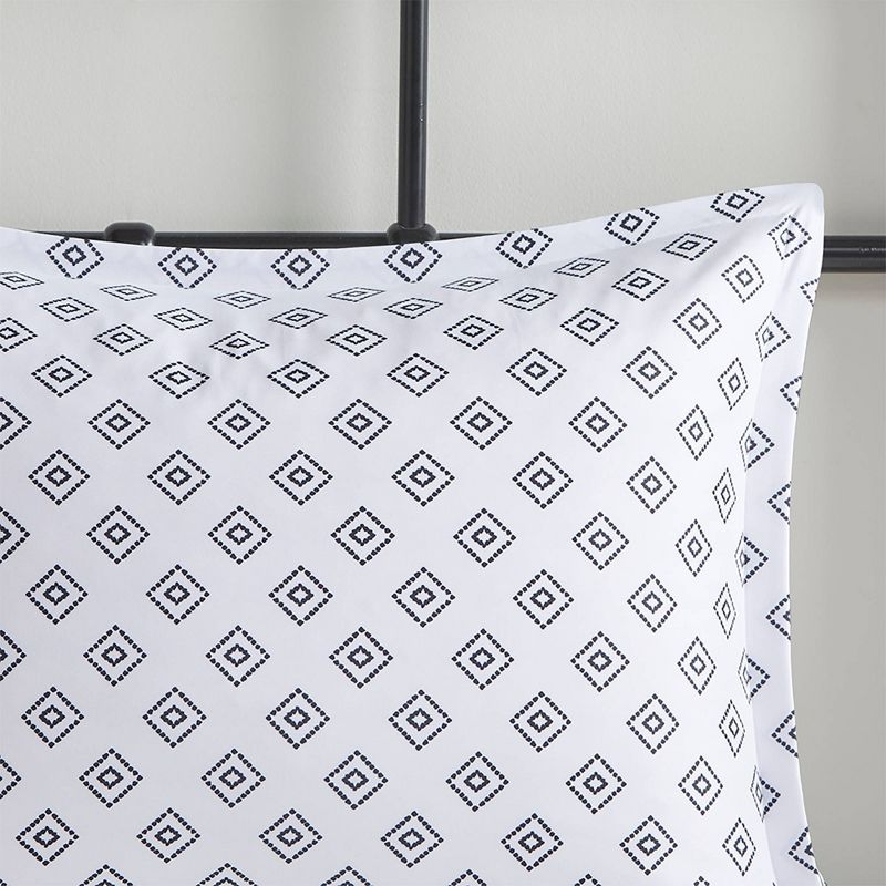 Intelligent Design Isla Reversible Comforter Set Black/White, 5 of 12