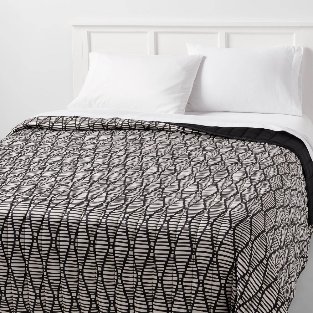Full/Queen Sow Quilt Black/White - Room Essentials™
