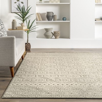 Cozy Geometric Gray Synthetic 4' x 6' Easy-Care Area Rug