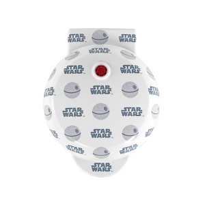 Uncanny Brands スターウォーズ ミニダースベイダーワッフルメーカー Uncanny Brands Star Wars Mini Death Star Waffle Maker : Target