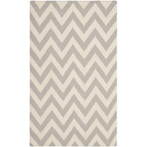 Dhurries DHU557 Hand Woven Flat Weave Indoor Rugs - Safavieh - 1 of 4