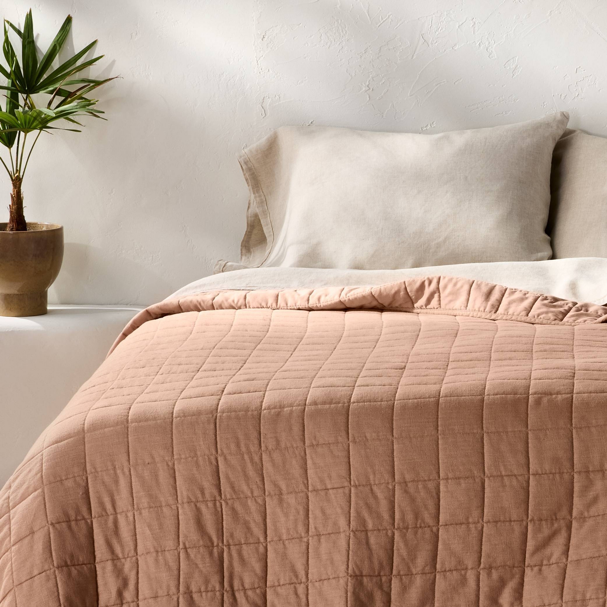 Full/Queen Heavyweight Linen Blend Quilt Light Adobe Clay - Casaluna™