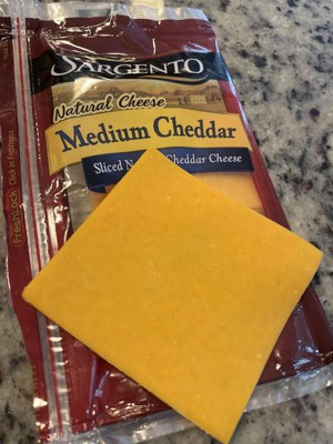 Sargento Natural Medium Cheddar Sliced Cheese - 8oz/11 Slices : Target