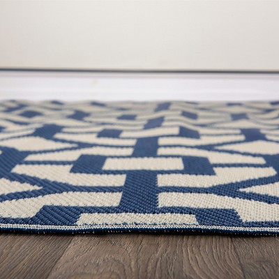 Blue and White Geometric Reversible Synthetic 5' x 7' Rug