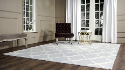 Elegant Ivory and Silver Hand-Tufted Wool Accent Rug, 2' x 3'