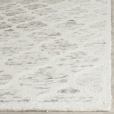 Ivory and Gray Hand-Knotted Wool Area Rug, 5' x 8'