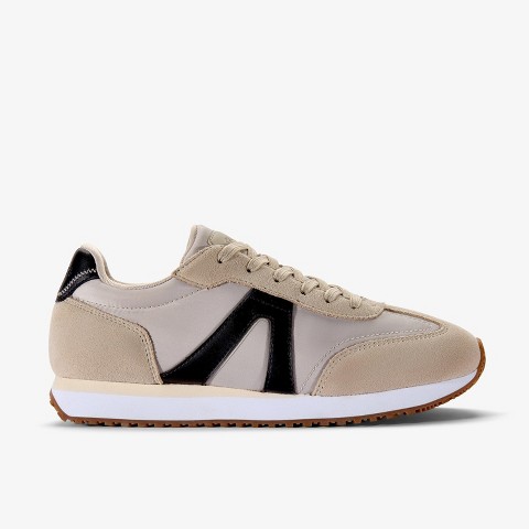 Женские кроссовки Clarks Womens Calo Run 2 Sneaker Beige Combi Shoes 9 Medium