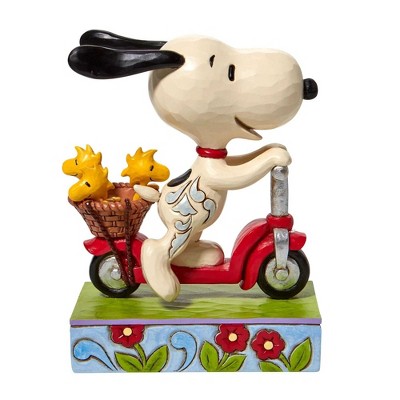 Jim Shore 6.5 Inch Scootin' Around Snoopy Peanuts Figurines