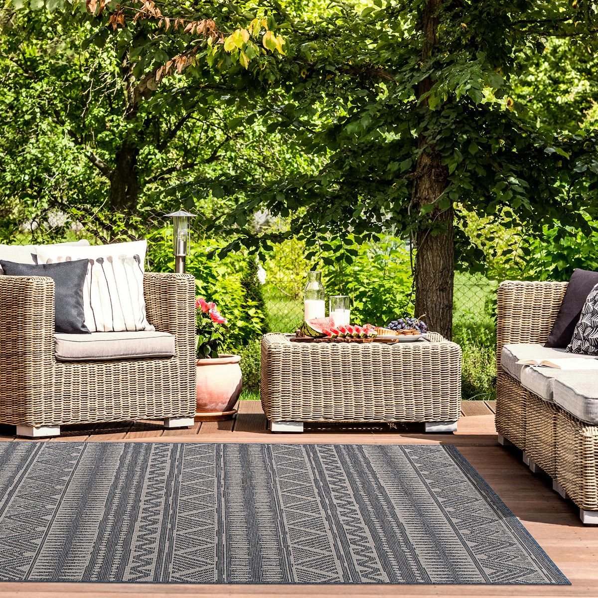 World Rug Gallery Bohemian Geometric Indoor/Outdoor Area Rug: Weather-Resistant, Low Pile, Machine Made - thumbnail 8
